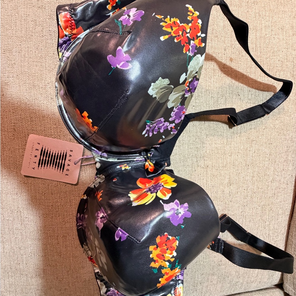 NWT Size 44G Savage X Fenty Floral Black Bra